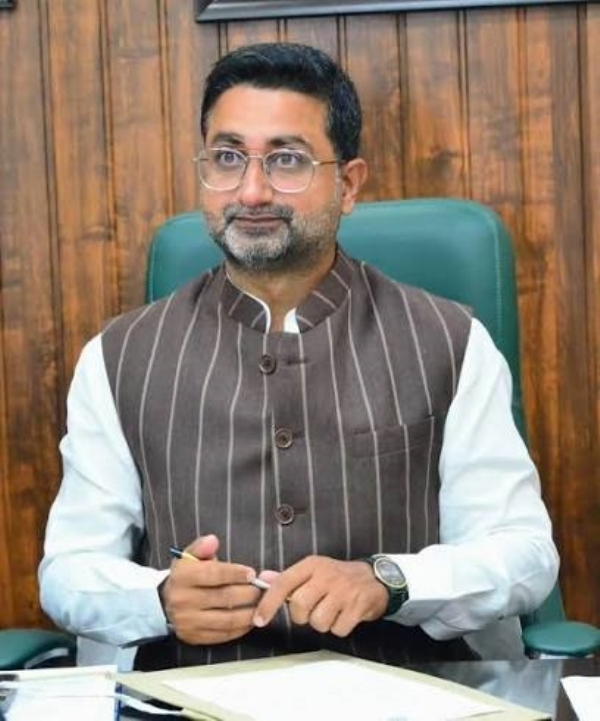 उत्तर प्रदेश के अल्पसंख्यक कल्याण मंत्री दानिश अंसारी उत्तर प्रदेश के अल्पसंख्यक कल्याण मंत्री दानिश अंसारी