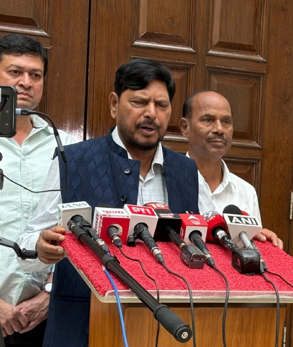 रिपब्लिकन पार्टी ऑफ इंडिया (आठवले) के राष्ट्रीय अध्यक्ष रामदास आठवले रिपब्लिकन पार्टी ऑफ इंडिया (आठवले) के राष्ट्रीय अध्यक्ष रामदास आठवले