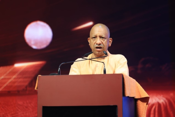 ‘बदलता पूर्वी यूपी’ कॉन्क्लेव में सीएम योगी ने साझा की विकास की गाथा। ‘बदलता पूर्वी यूपी’ कॉन्क्लेव में सीएम योगी ने साझा की विकास की गाथा।