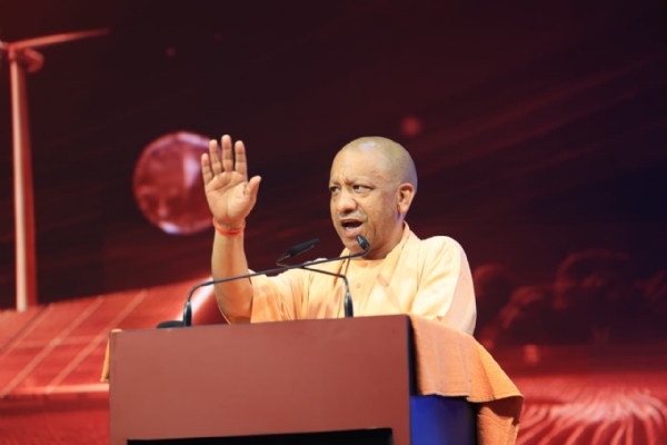 ‘बदलता पूर्वी यूपी’ कॉन्क्लेव में सीएम योगी ने साझा की विकास की गाथा। ‘बदलता पूर्वी यूपी’ कॉन्क्लेव में सीएम योगी ने साझा की विकास की गाथा।