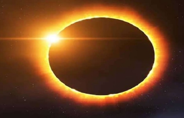 पूर्ण सूर्य ग्रहण (इंटरनेट से ली गई तस्वीर) पूर्ण सूर्य ग्रहण (इंटरनेट से ली गई तस्वीर)
