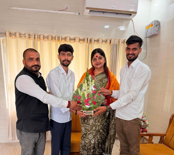 उत्तर प्रदेश राज्य महिला आयोग की अध्यक्ष डॉ. बबिता सिंह का स्वागत उत्तर प्रदेश राज्य महिला आयोग की अध्यक्ष डॉ. बबिता सिंह का स्वागत