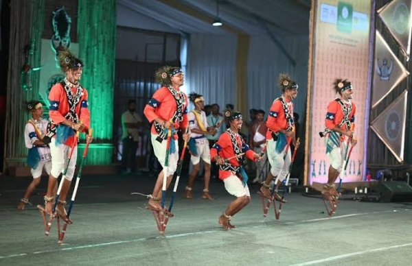 छत्तीसगढ़ का गेड़ी नृत्य,फाइल फोटो छत्तीसगढ़ का गेड़ी नृत्य,फाइल फोटो