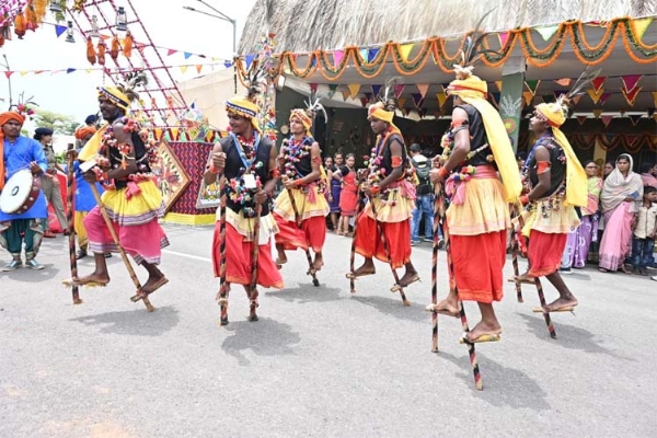 हरेली का भव्य और सांस्कृतिक गरिमा से भरपूर आयोजन हरेली का भव्य और सांस्कृतिक गरिमा से भरपूर आयोजन