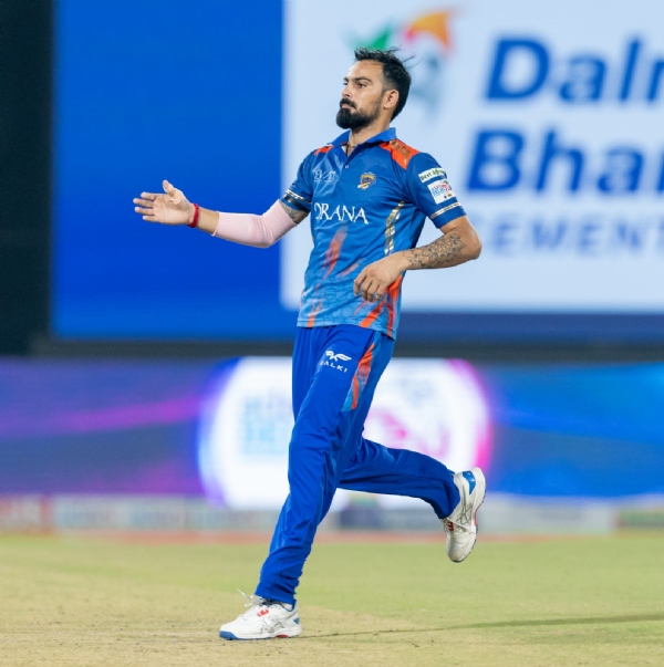 मयंक डागर मयंक डागर