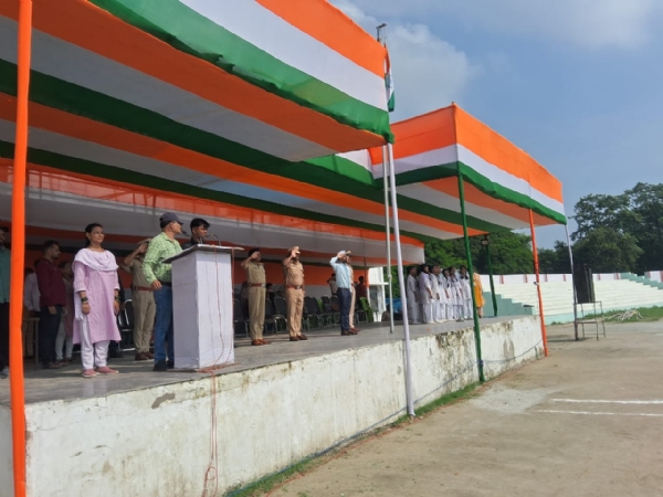 सारण के राजेंद्र स्टेडियम में स्वतंत्रता दिवस समारोह की फुल ड्रेस रिहर्सल संपन्न सारण के राजेंद्र स्टेडियम में स्वतंत्रता दिवस समारोह की फुल ड्रेस रिहर्सल संपन्न