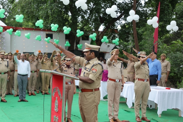 अपने दायित्वों के निर्वहन को संकल्प लेते हुए अपने दायित्वों के निर्वहन को संकल्प लेते हुए