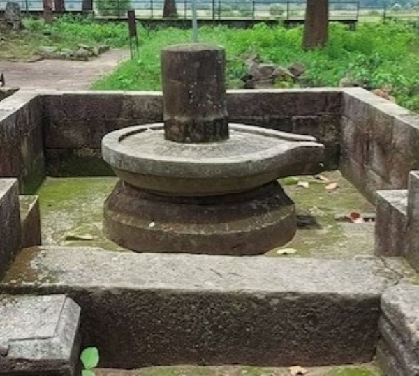 शिवलिंग की फोटो। शिवलिंग की फोटो।