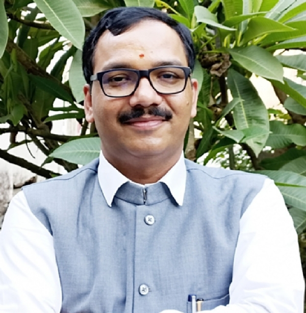 डॉ मयंक चतुर्वेदी