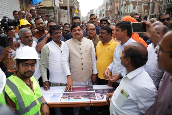 मुख्यमंत्री डॉ. मोहन यादव ने उज्जैन में सती गेट पर राजसी सवारी मार्ग का निरीक्षण किया