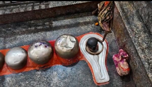 छपरा के स्वयंभू शिव लिंग और साधना का संगम बाबा धर्मनाथ धनी मंदिर