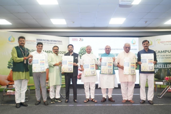 दिल्ली विधानसभा अध्यक्ष विजेंद्र गुप्ता शनिवार को वाइस चांसलर्स कॉन्क्लेव के उद्घाटन समारोह में  हिस्सा लेते हुए