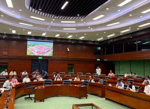 एक राष्ट्र एक चुनाव व्यवस्था पर बनी जेपीसी की बैठक में समिति के अध्यक्ष एवं सदस्य