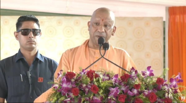 जनसभा को संबोधित करते मुख्यमंत्री योगी आदित्यनाथ
