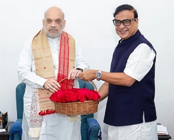 केंद्रीय गृह मंत्री अमित शाह से नई दिल्ली में मुलाकात करते असम के मुख्यमंत्री डॉ. हिमंत बिस्व सरमा