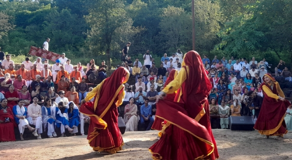 केके फाउंडेशन एवं कलाग्राम की स्थापना के अवसर पर ,