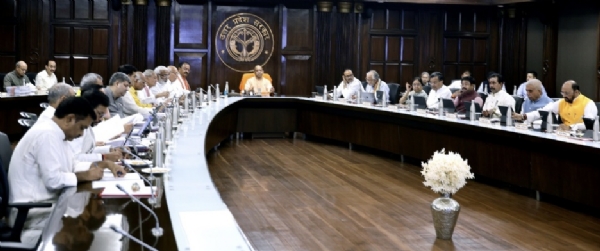 मुख्यमंत्री योगी आदित्यनाथ की अध्यक्षता में कैबिनेट बैठक के दौरान उपस्थित मंत्रीगण मुख्यमंत्री योगी आदित्यनाथ की अध्यक्षता में कैबिनेट बैठक के दौरान उपस्थित मंत्रीगण