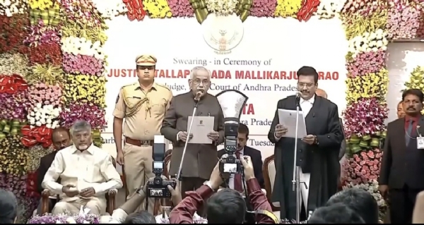आंध्र प्रदेश लोकायुक्त का शपथ ग्रहण समारोह आंध्र प्रदेश लोकायुक्त का शपथ ग्रहण समारोह