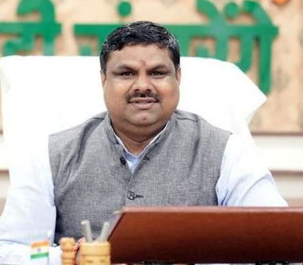 स्कूल शिक्षा मंत्री गजेंद्र यादव