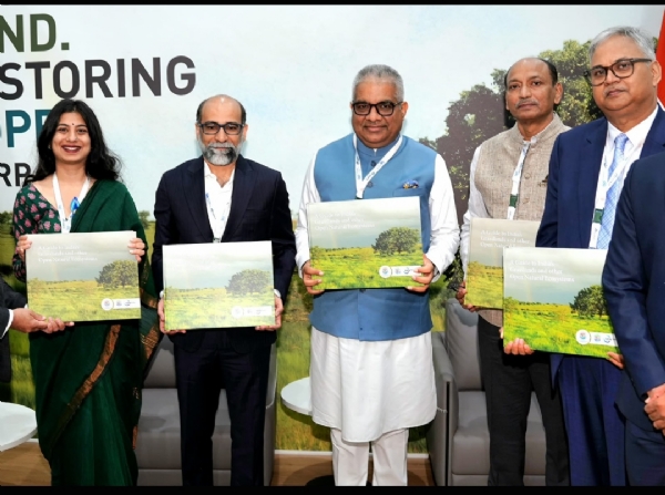 उलानबातार, मंगोलिया में आयोजित ‘सूखे से निपटने के लिए उपायों को तेज़ करने ’ के विषय पर मंत्रिस्तरीय संवाद में भाग लेते हुए केंद्रीय मंत्री भूपेंद्र यादव उलानबातार, मंगोलिया में आयोजित ‘सूखे से निपटने के लिए उपायों को तेज़ करने ’ के विषय पर मंत्रिस्तरीय संवाद में भाग लेते हुए केंद्रीय मंत्री भूपेंद्र यादव