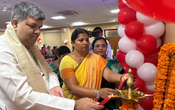 मां सरस्वती के चित्र पर माल्यार्पण एवं दीप प्रज्ज्वलित कर कार्यक्रम की शुरुआत करतेकैबिनेट मंत्री आशीष पटेल, मझवां विधायक सुचिस्मिता मौर्या मां सरस्वती के चित्र पर माल्यार्पण एवं दीप प्रज्ज्वलित कर कार्यक्रम की शुरुआत करतेकैबिनेट मंत्री आशीष पटेल, मझवां विधायक सुचिस्मिता मौर्या