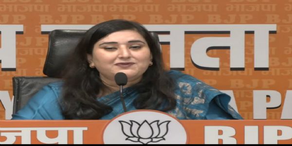 राहुलगान्धिनः ‘पितृसत्तां भङ्क्त’ इति वक्तव्यं प्रति भाजपापक्षेण काङ्ग्रेसं लक्ष्यीकृता, उक्तं—वक्तव्यं केवलं राजनैतिकाडम्बरम्