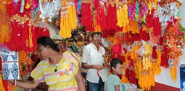 राखी की एक दुकान