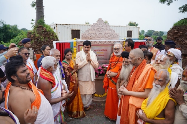 मुख्यमंत्री डॉ. मोहन यादव ने ओंकारेश्वर में पंचायतन मंदिर निर्माण के लिए किया शिलान्यास