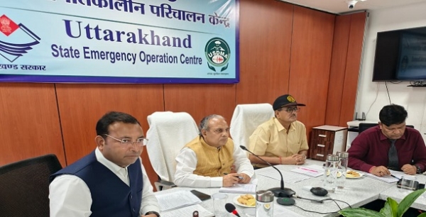 आपदा प्रबंधन विभाग की राज्य सलाहकार समिति के उपाध्यक्ष विनय रुहेला और ले. कर्नल रघुवीर सिंह भंडारी (सेवानिवृत्त)आपदाओं से निपटने की तैयारियों को लेकर जिलाधिकारियों के साथ समीक्षा करते। आपदा प्रबंधन विभाग की राज्य सलाहकार समिति के उपाध्यक्ष विनय रुहेला और ले. कर्नल रघुवीर सिंह भंडारी (सेवानिवृत्त)आपदाओं से निपटने की तैयारियों को लेकर जिलाधिकारियों के साथ समीक्षा करते।