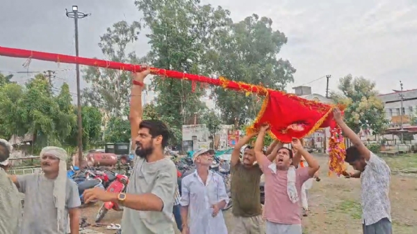 Shri Ram Natak Sabha hoists flag on Raksha Bandhan; preparations for Ramlila begin. Shri Ram Natak Sabha hoists flag on Raksha Bandhan; preparations for Ramlila begin.