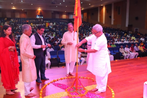भारतीय सूचना प्रौद्योगिकी संस्थान इलाहाबाद (आईआईआईटी) के सभागार में राष्ट्रीय स्वयंसेवक संघ की ओर से आयोजित रक्षाबंधन उत्सव