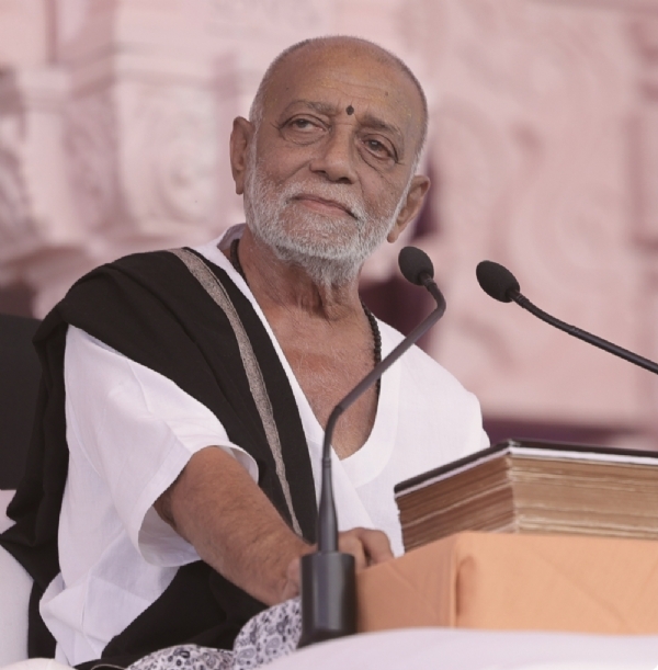 कथाकार मोरारी  बापू