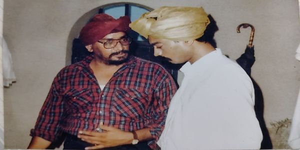 गुलबहारसिंहेन निर्देशिते ‘प्रेमचन्दः एकं जीवनम्’ इति चलच्चित्रे कालजयी-लेखकस्य जीवनयात्रायाः मार्मिकं चित्रणम्