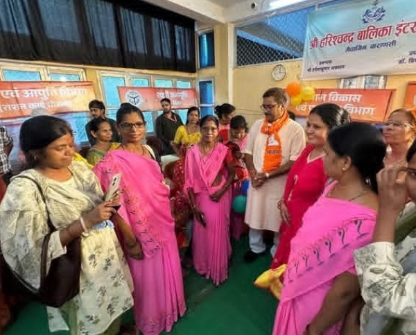 महिलाओं से अपील करते विधायक डॉ नीलकंठ महिलाओं से अपील करते विधायक डॉ नीलकंठ