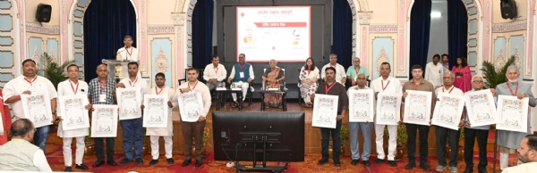 उत्तर प्रदेश राज्य शाखा की अध्यक्ष आनंदीबेन पटेल की अध्यक्षता में उत्तर प्रदेश राज्य शाखा की अध्यक्ष आनंदीबेन पटेल की अध्यक्षता में