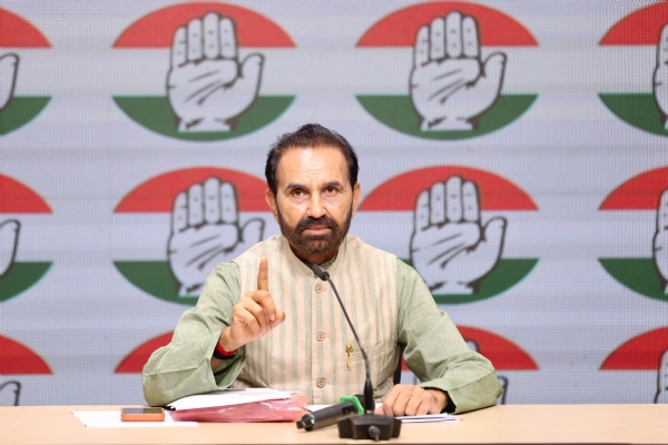नई दिल्ली में रविवार को पत्रकार वार्ता को संबोधित करते कांग्रेस के वरिष्ठ नेता एवं प्रवक्ता शक्ति सिंह गोहिल।