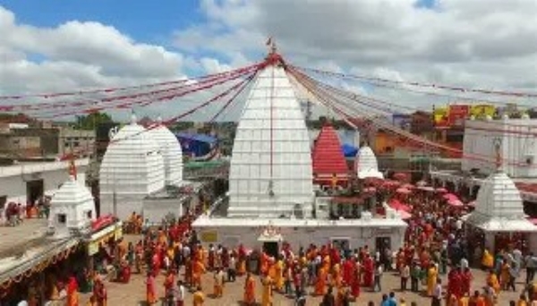झारखंड के देवघर में स्थित बाबा वैद्यनाथ धाम मंदिर