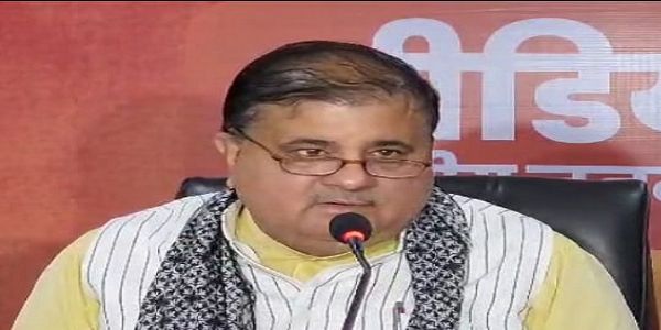 निर्वाचनं समीपम् आगते सति काङ्ग्रेसनेतॄणां राजनैतिक-भ्रमणं प्रारब्धम् - भट्टः