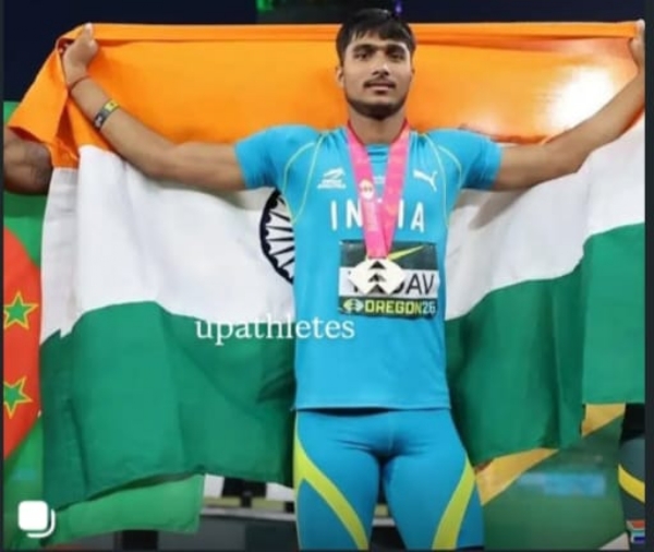 नेशनल जूनियर अंडर-20 एथलेटिक्स फेडरेशन प्रतियोगिता में रजत पदक जीते जैवलिन थ्रोअर आशीष यादव नेशनल जूनियर अंडर-20 एथलेटिक्स फेडरेशन प्रतियोगिता में रजत पदक जीते जैवलिन थ्रोअर आशीष यादव