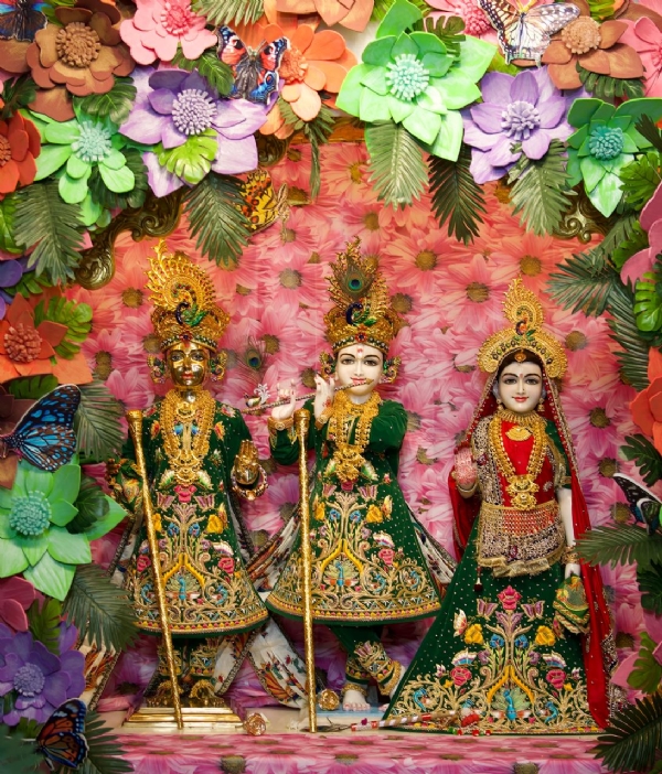 अक्षरधाम में जन्माष्टमी पर सजेगी कृष्ण लीला की मनमोहक झांकियां अक्षरधाम में जन्माष्टमी पर सजेगी कृष्ण लीला की मनमोहक झांकियां