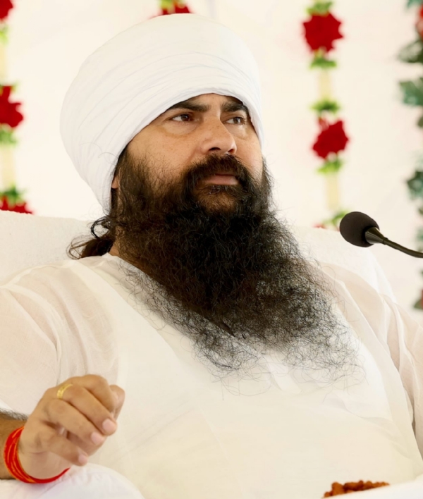 श्रीनिवास धाम में आध्यात्मिक संदेश देते पंकज जी महाराज