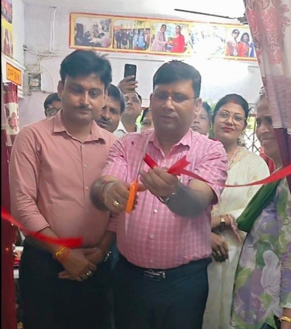 प्रयागराज : चाका ब्लाक के मोहिउद्दीनपुर विद्यालय में एलबीडी कक्ष का उद्घाटन का छाया चित्र