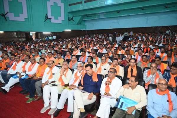 उत्तर प्रदेश प्रधानाचार्य परिषद् के तत्त्वावधान में  गाँधी भवन सभागार लखनऊ में आयोजित कार्यक्रम को संबोधित करते उप मुख्यमंत्री केशव प्रसाद मौर्या