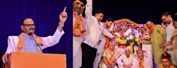 ब्रह्म समागम को संबोधित करते हुए उपमुख्यमंत्री की फोटो