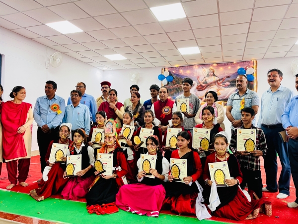 फोटो-13एनटीएच11 नई टिहरी में संकुल स्तरीय प्रतियोगिता के विजेताओं को किया गया सम्मानित । फोटो-13एनटीएच11 नई टिहरी में संकुल स्तरीय प्रतियोगिता के विजेताओं को किया गया सम्मानित ।