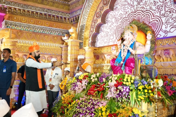 महाराष्ट्र मण्डल द्वारा आयोजित श्रीगणेश उत्सव पूजा में शामिल हुये मुख्यमंत्री महाराष्ट्र मण्डल द्वारा आयोजित श्रीगणेश उत्सव पूजा में शामिल हुये मुख्यमंत्री