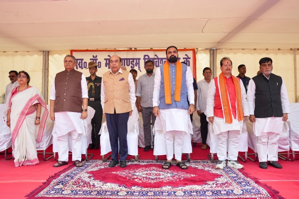 एम विश्वशरैय के जन्मदिवस पर मुख्यमंत्री राज्यपाल और अन्य मंत्रीगण एम विश्वशरैय के जन्मदिवस पर मुख्यमंत्री राज्यपाल और अन्य मंत्रीगण