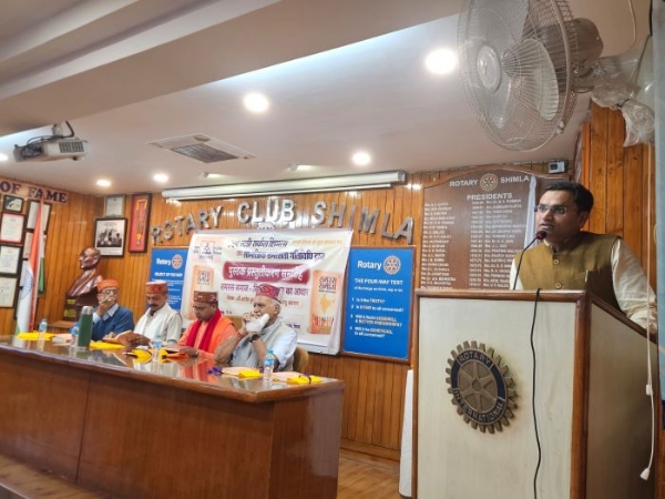 पुस्तक विमोचन के अवसर पर।