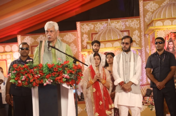 संबोधित करते उपराज्यपाल मनोज सिन्हा