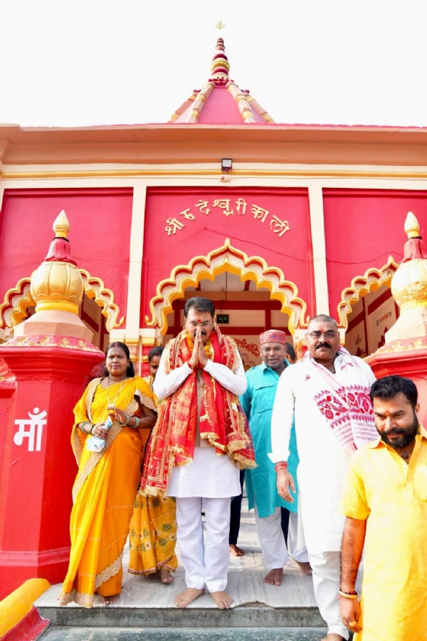 दरभंगा के प्रसिद्ध मां श्यामा माई मंदिर में संजय सरावगी ने की पूजा दरभंगा के प्रसिद्ध मां श्यामा माई मंदिर में संजय सरावगी ने की पूजा